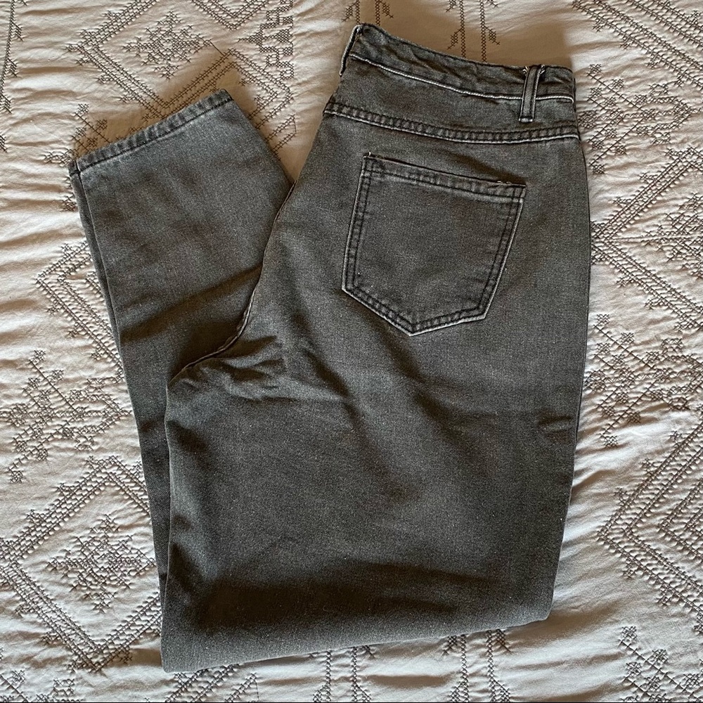 SHEIN Plus Solid Fly Mom Jeans